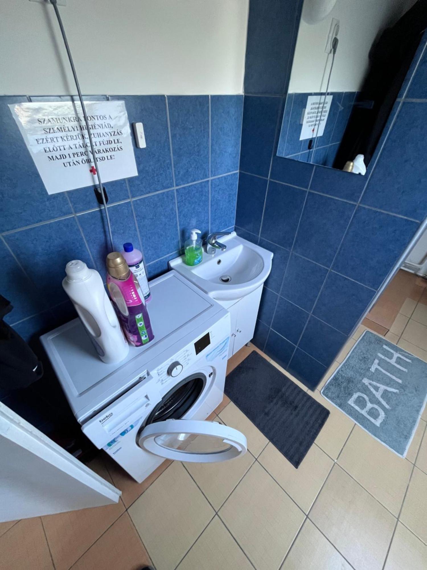 Május 1 Vendégház Se Exterior foto