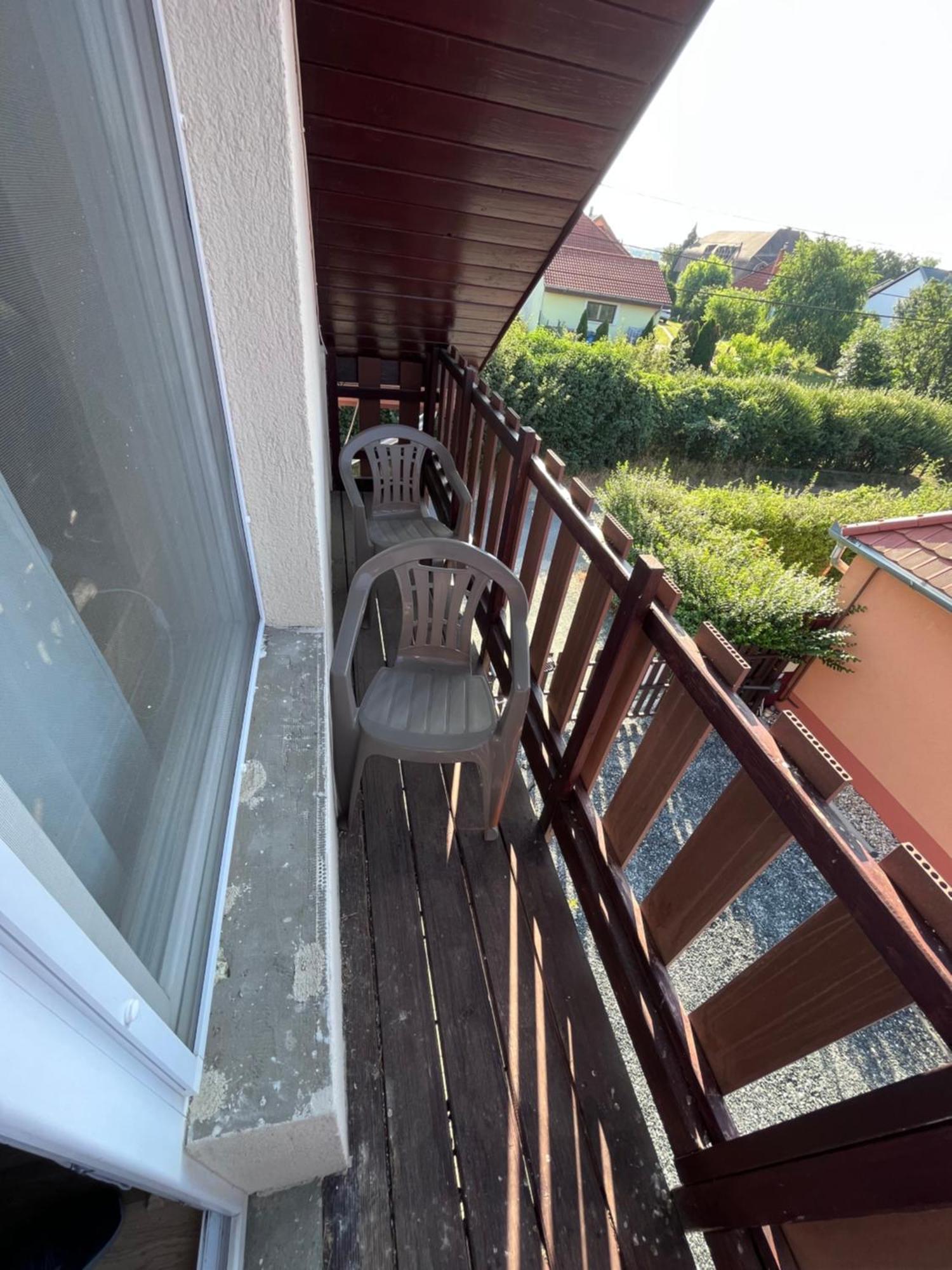 Május 1 Vendégház Se Exterior foto