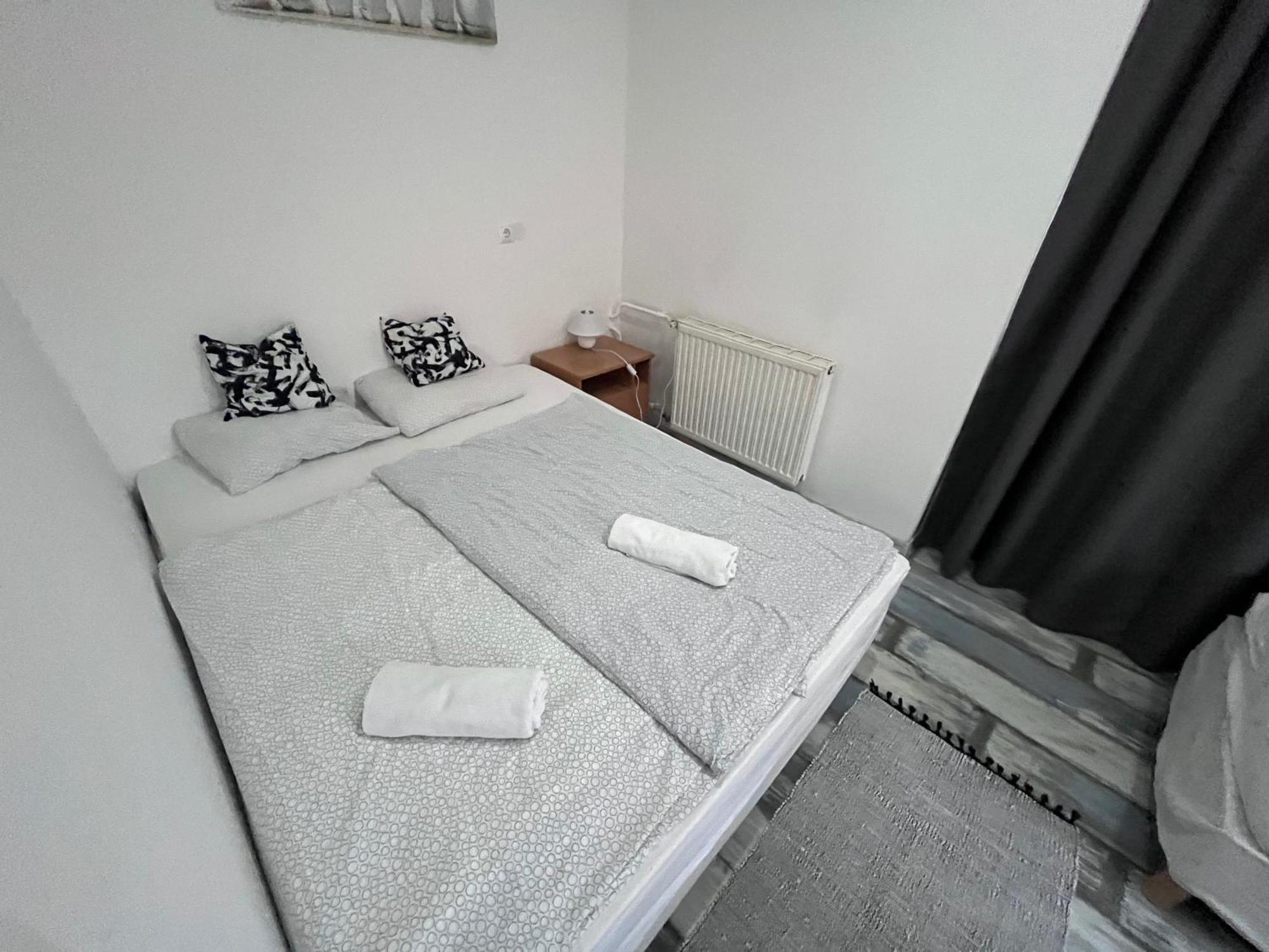 Május 1 Vendégház Se Exterior foto